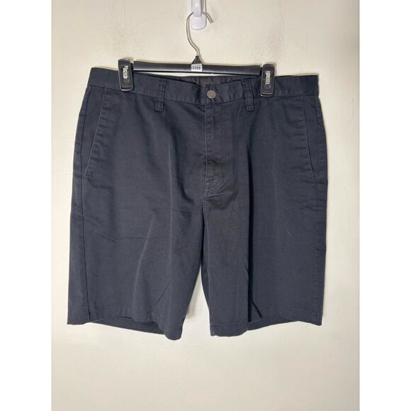 Men's Volcom Black Cotton Blend Shorts Sz 34 with 10" inseam - Picture 1 of 2